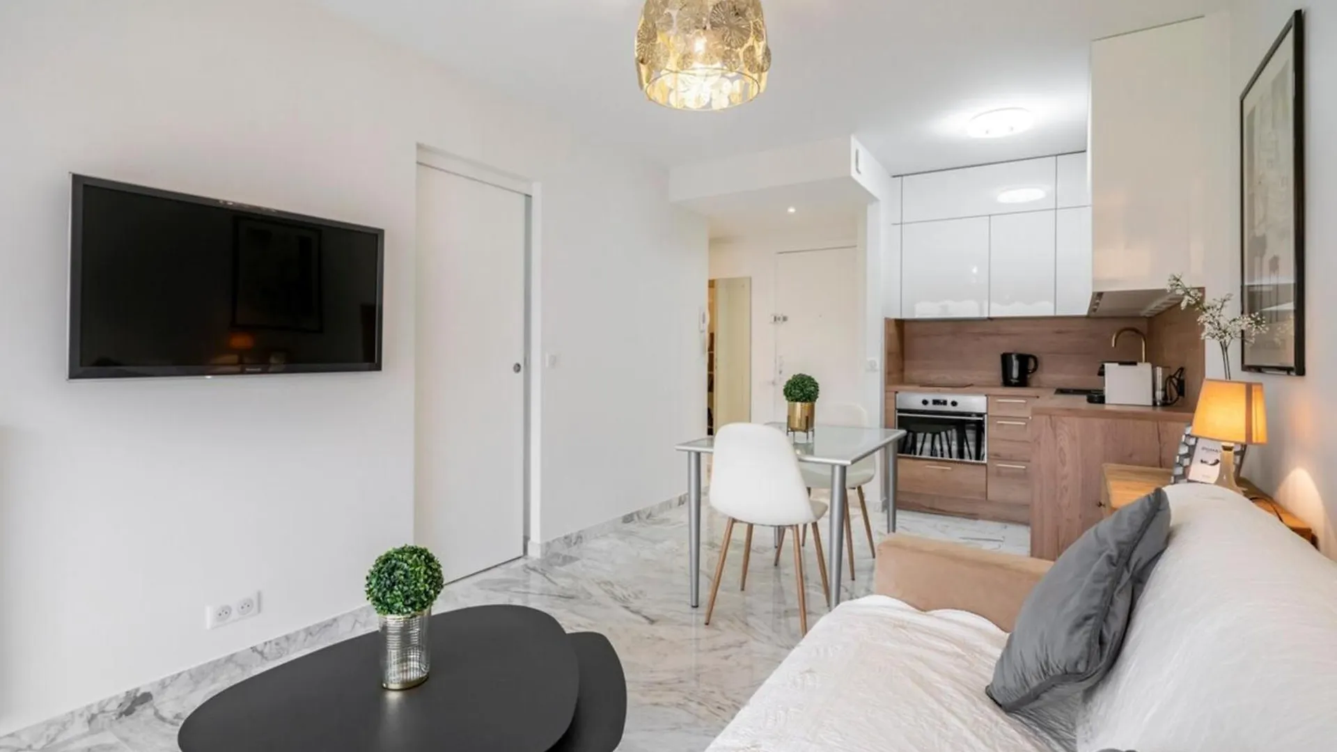 Апартаменты Lovely & Bright One-Bedroom Close To The Croisette Канны